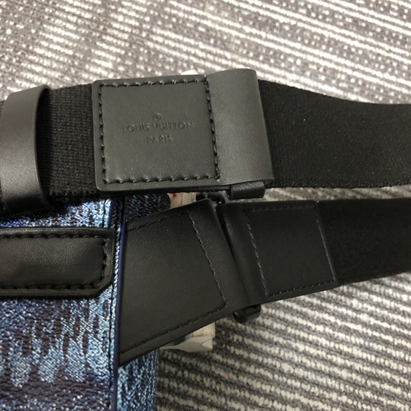 ルイヴィトンバッグ着用イメージ